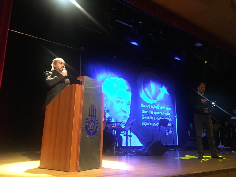 Ozan Arif unutulmayan eserleri ile anıldı 
