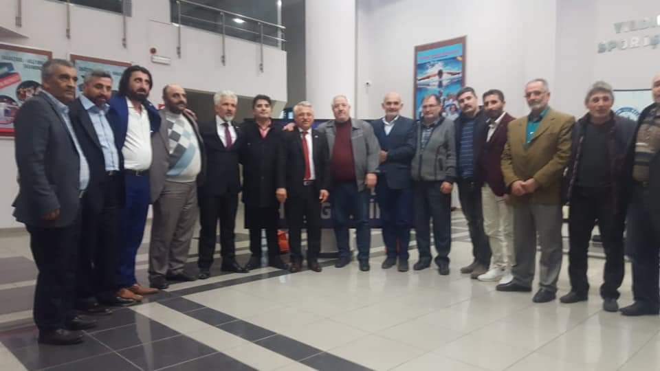 Özbek seçim çalışmalarına gece de devam ediyor 