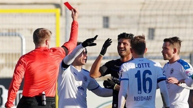 Özbek'e 12 maç ceza verildi