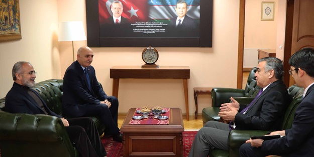 Özbekistan Cumhurbaşkanı Mirziyoyev'den Yalçın Topçu'ya özel hediye