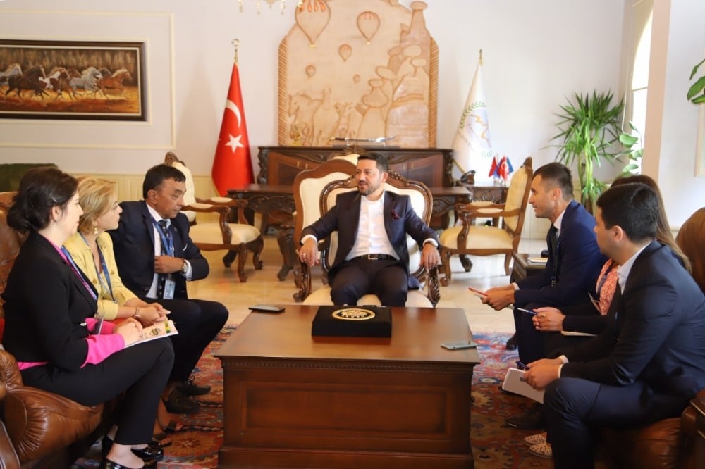 Özbekistan heyeti Nevşehir Belediyesini ziyaret etti 