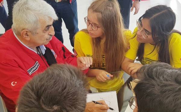 Özdemir Bayraktar burs başvurusu ne zaman?