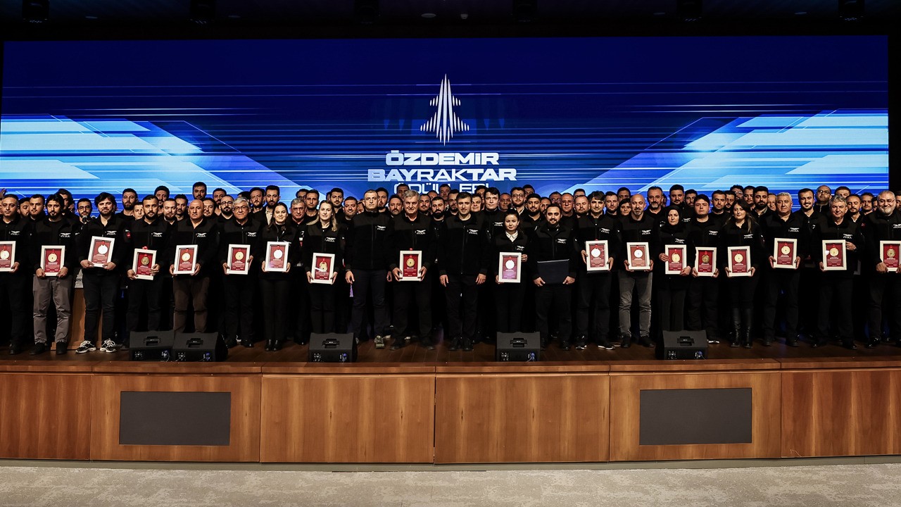 Baykar, Başarılarını Ödüllendirdi: Özdemir Bayraktar ödülleri sahiplerini buldu!