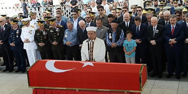 Öze dönüş... Şehit cenazesinde bir ilk yaşandı