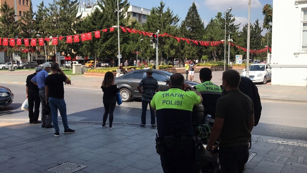(Özel) 1 günde 20 yayaya 2 bin 160 TL para cezası kesildi 