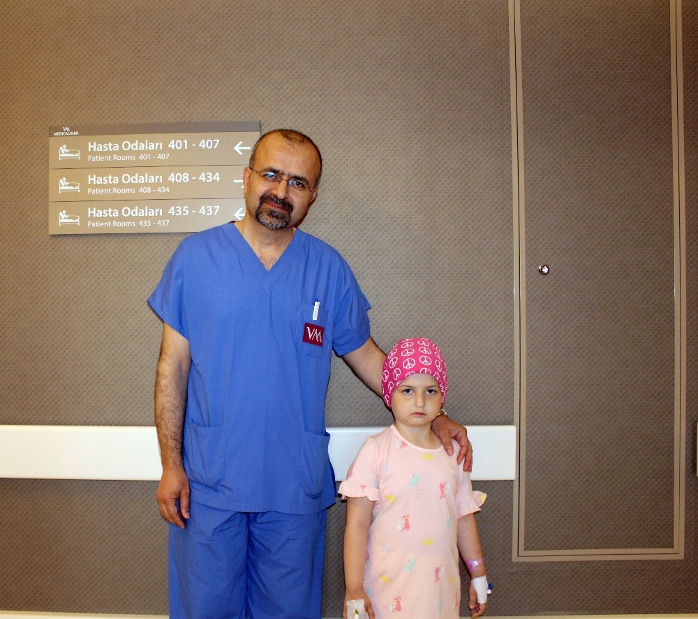 (Özel) 6 yaşındaki çocuğun böbreğinden 2 santimlik taş çıktı 