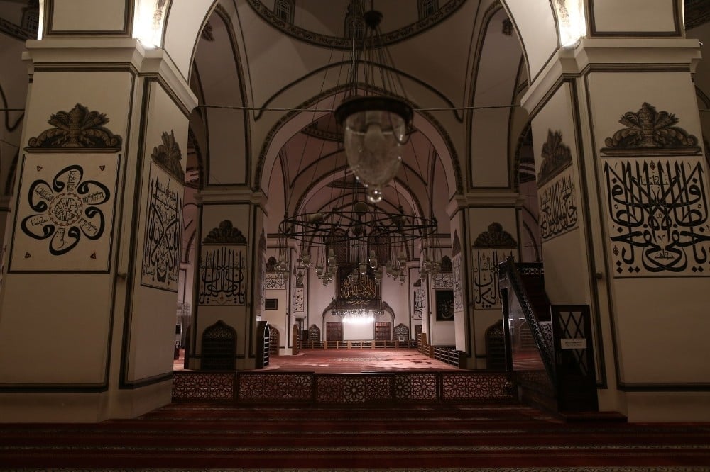 (Özel) 621 yıllık tarihi Ulu Cami’deki sessizlik böyle görüntülendi 