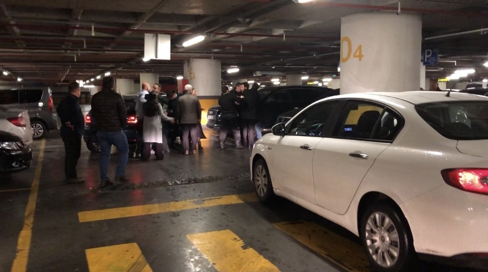 (Özel) Alışveriş merkezinde park yeri kavgası 
