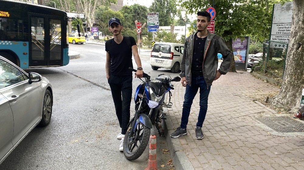 (Özel) Alkollü araç kullanıp motora çarptı hakimim deyip olay yerinden kaçtı 