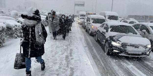 Özel araçların trafiğe çıkması yasak mı? İstanbul’da özel araçlar trafiğe saat kaçta çıkacak?
