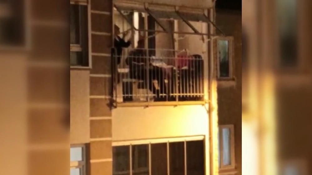 (Özel) Bursa’da balkonda fasıl gecesi 