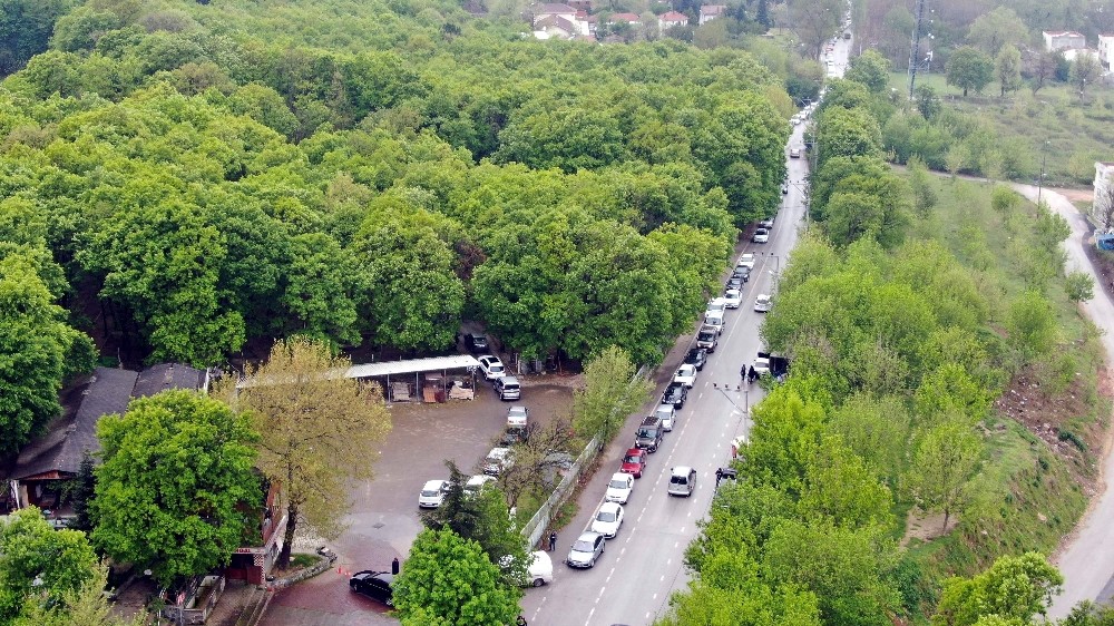 (Özel) Bursa’da korona kısıtlaması öncesi kilometrelerce su kuyruğu 