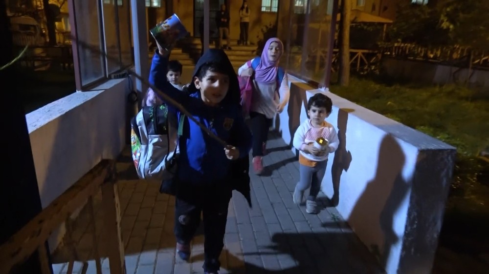 (Özel) Bursa’da yürek parçalayan aile dramı...4 çocuk polis nezaretinde yurda yerleştirildi 