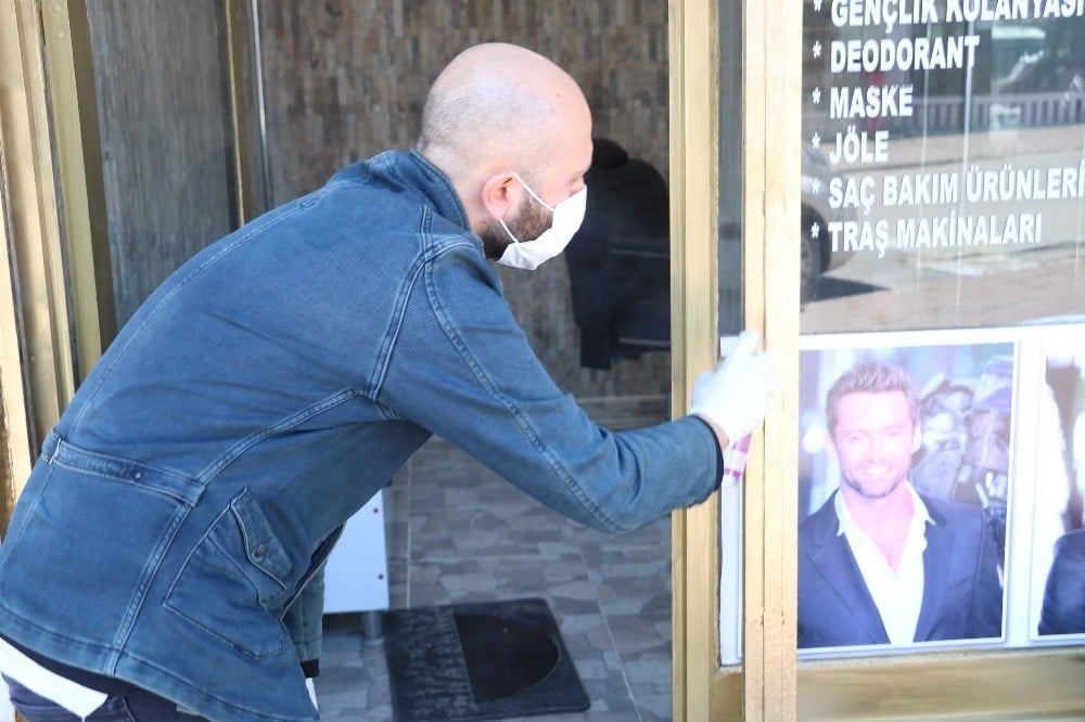 (Özel) Destek kredisiyle iş yerini yeniledi, heyecanla saç keseceği ilk günü bekliyor 