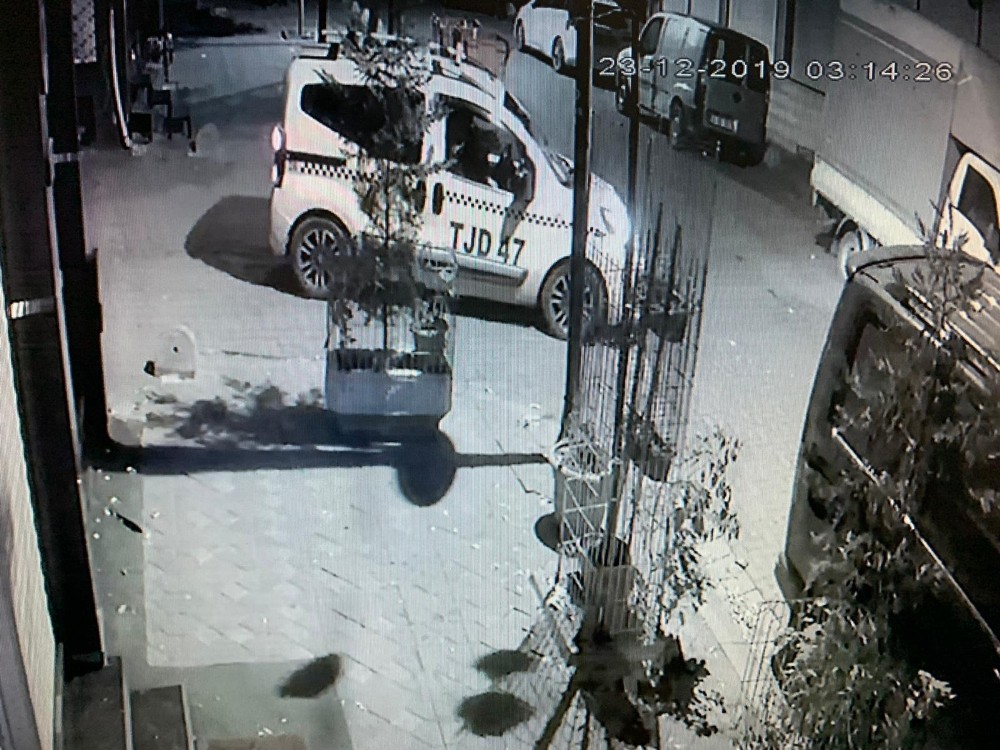 (Özel) Dövmeli hırsızı Instagram fotoğrafı yakalattı 