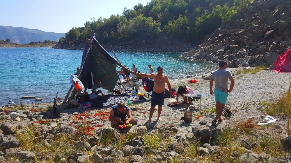 (Özel) Dünyanın ikinci büyük krater gölünde jet ski keyfi 