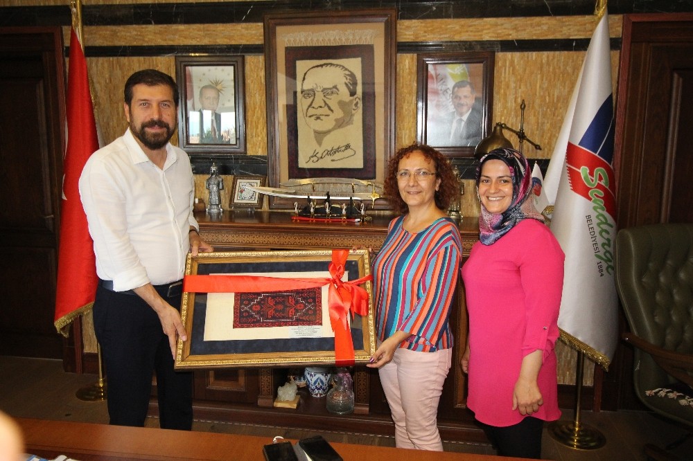 (Özel) Dünyanın ilk boncuk Yağcıbedir halısı dokundu 