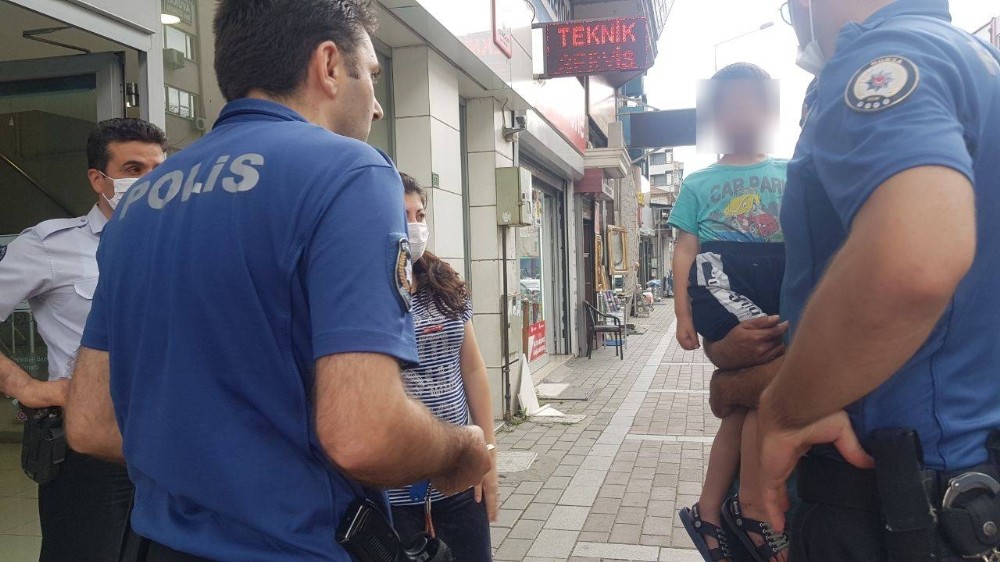 (Özel) En büyük mağdur çocuklar oluyor...Sokak ortasında boşanma tartışması karakolda bitti 