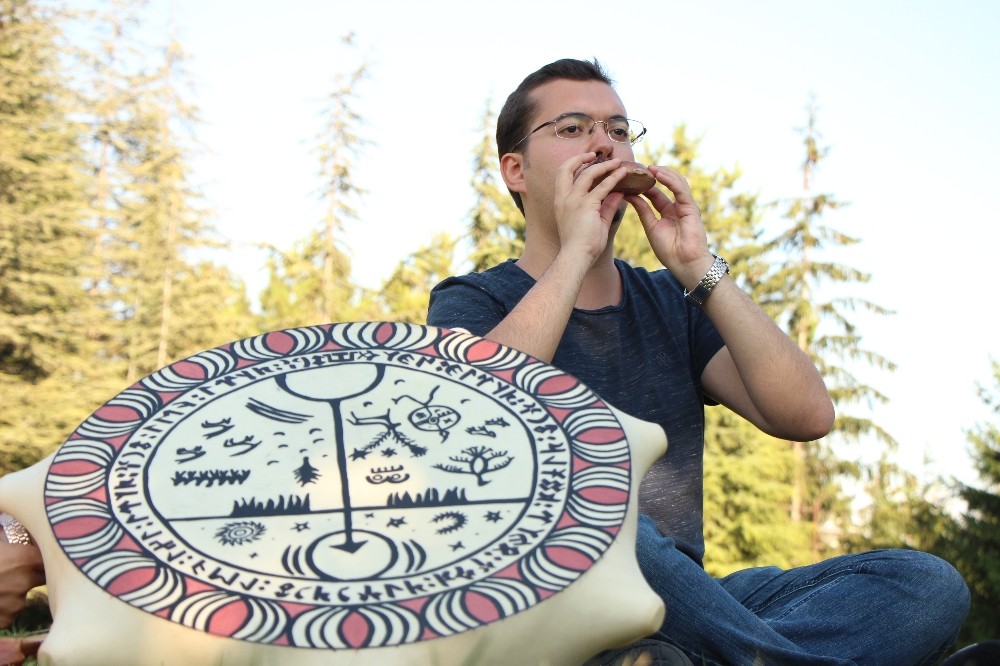 (özel) En eski Türk müziğinin genç bekçisi 