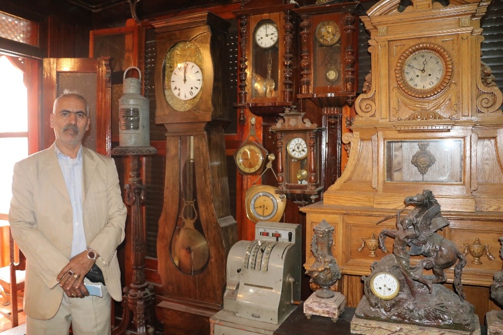 (Özel) Eskiden saray ve köşkleri süslerdi, şimdi koleksiyonları 