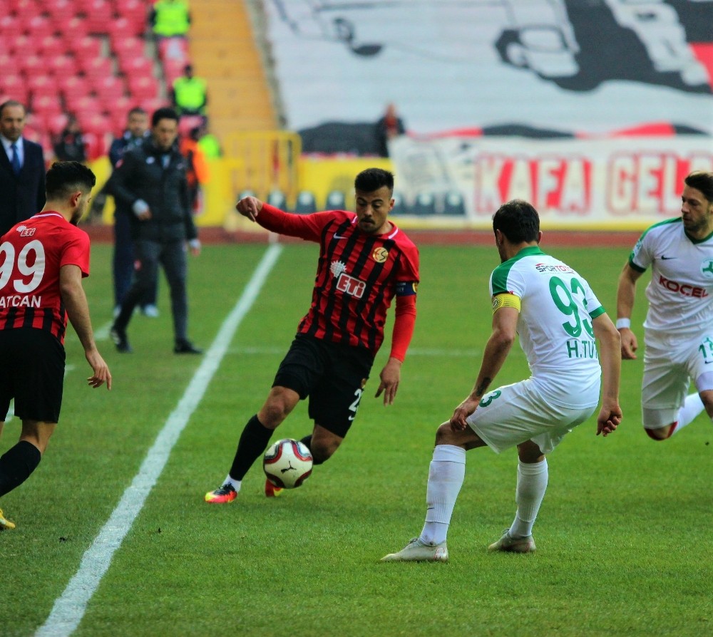(özel) Eskişehirspor’un yıldızından transfer açıklaması 