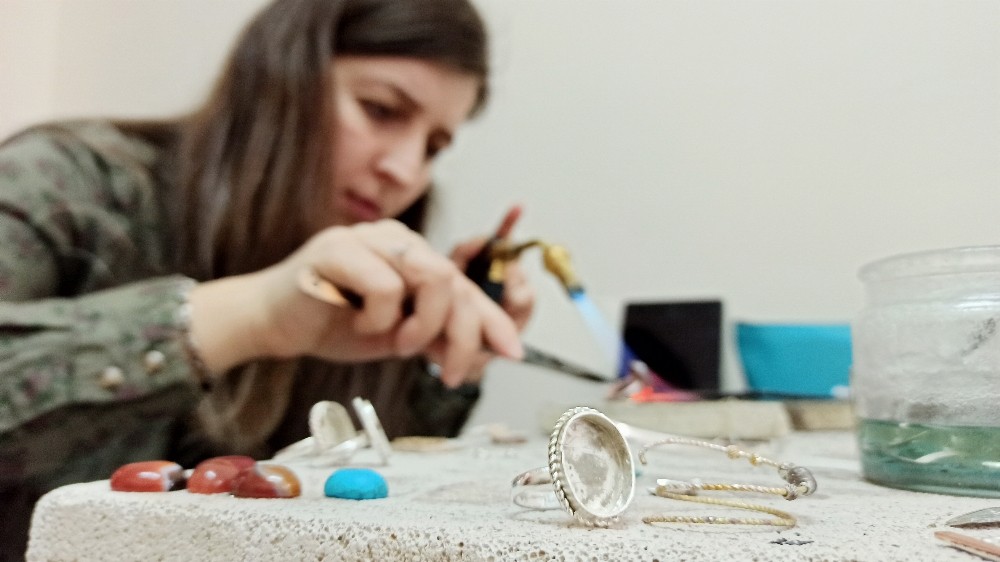 (Özel) Ev hanımları gümüşe hayat veriyor 