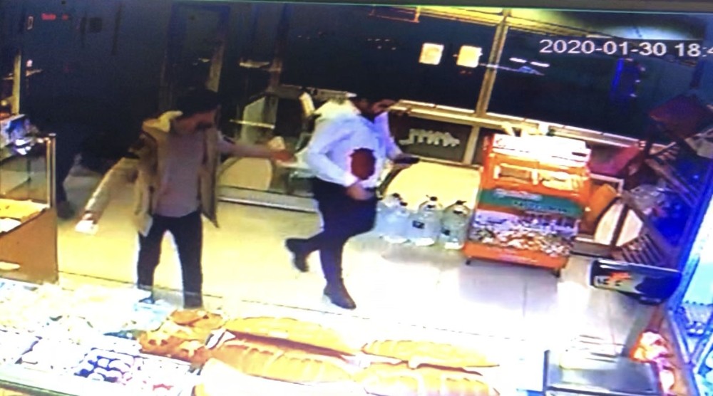 (Özel) Fırında bayat ekmek kavgası kanlı bitti 