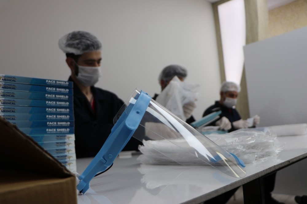 (Özel) Fırsatçılara ’Fırsat’ vermemek için siperlik üretimine başladılar 