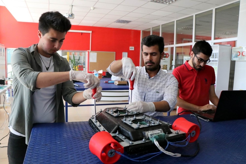(Özel) Genç mühendisler insansız sualtı aracı geliştirdi 
