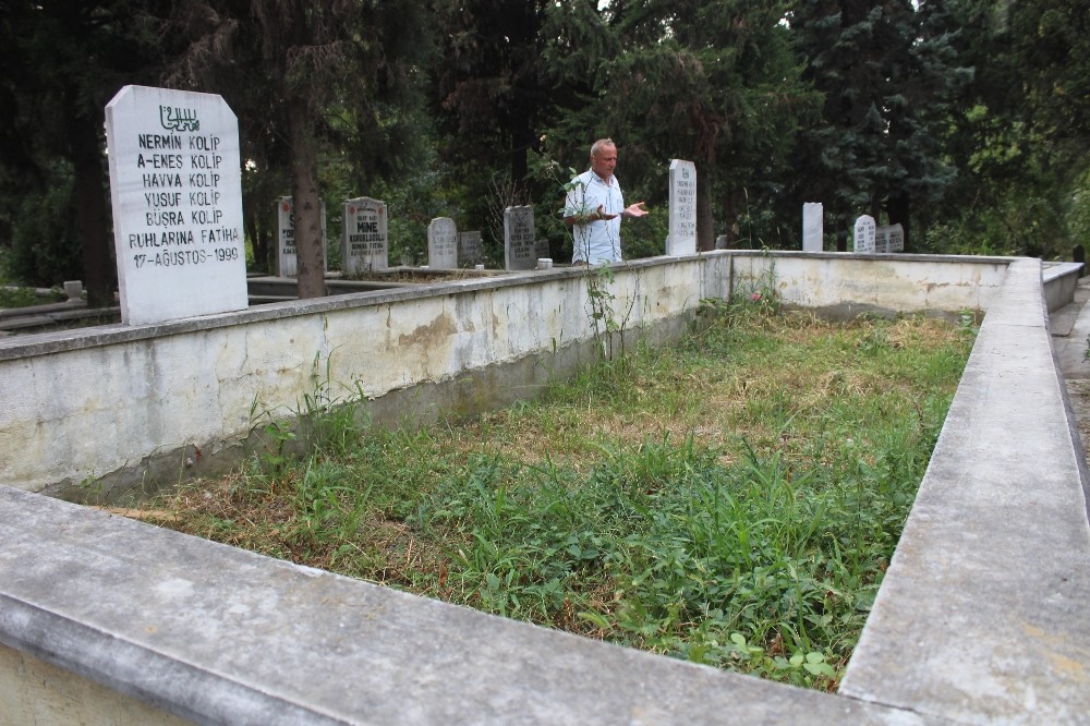 (Özel) Göçük altında kaybettiği ailesinden 11 kişinin acısını 20 yıldır yaşıyor 