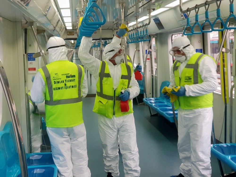 (Özel) Günde 500 bin kişinin yolculuk ettiği Marmaray her gün tepeden tırnağa temizleniyor 