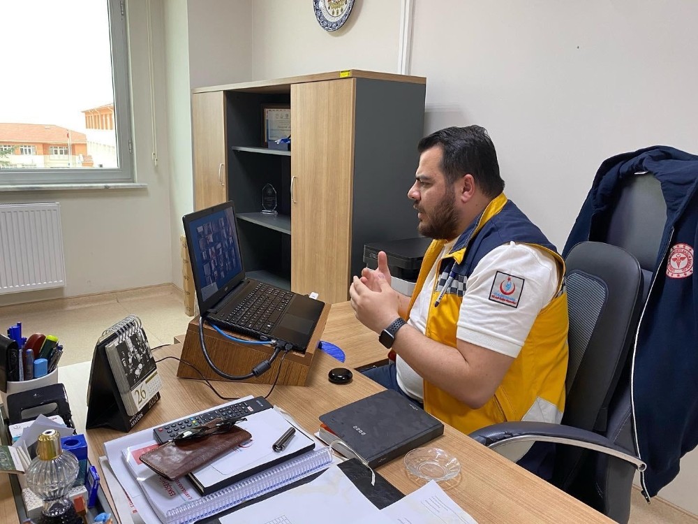 (Özel Haber) Bir baba şefkatiyle ekiplerinin üstüne titriyor 