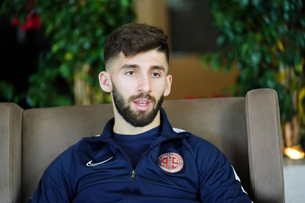 (Özel Haber) Doğukan Sinik: “Emre Belözoğlu ile aynı takımda oynamak isterim” 