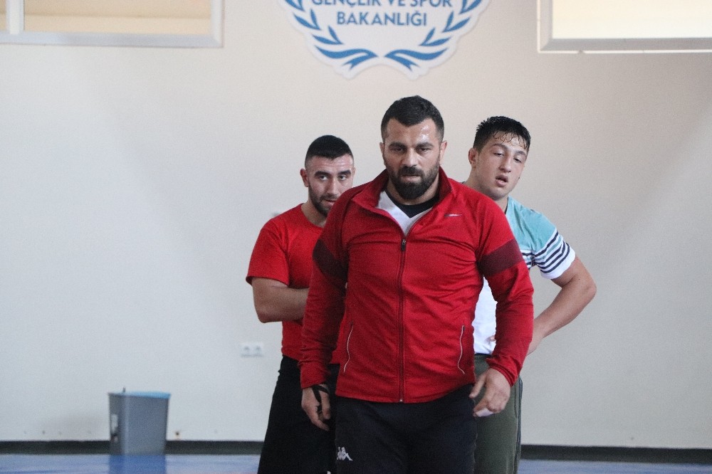 (Özel haber) Fatih Atlı’nın hedefi yeniden “Başpehlivanlık” 