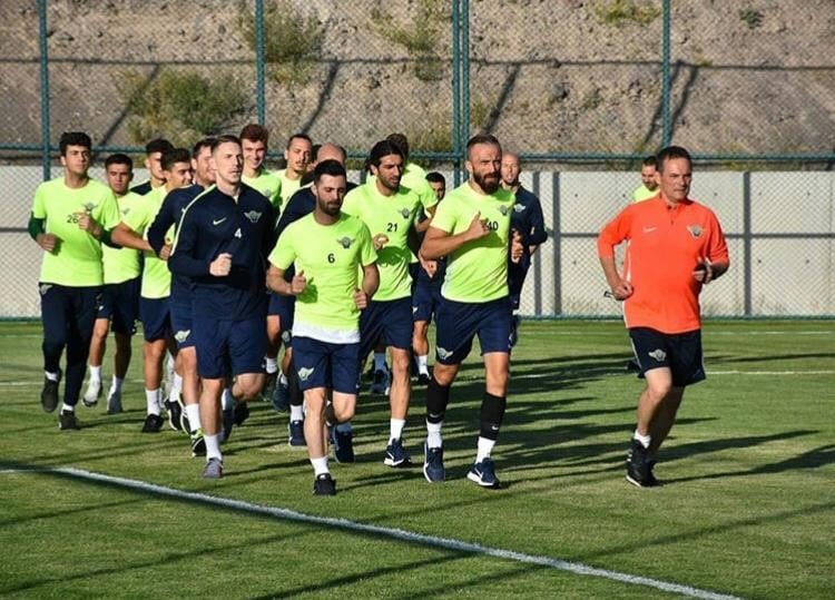 (Özel haber) Mehmet Altıparmak: “Hedefimiz şampiyon olup, Süper Lig’e geri dönmek” 