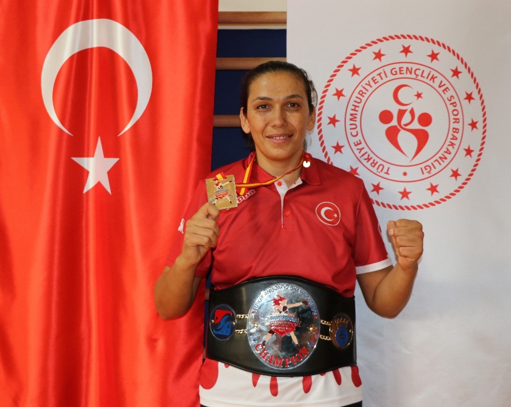 (Özel haber) Milli boksör Elif Güneri’nin gözü zirvede 