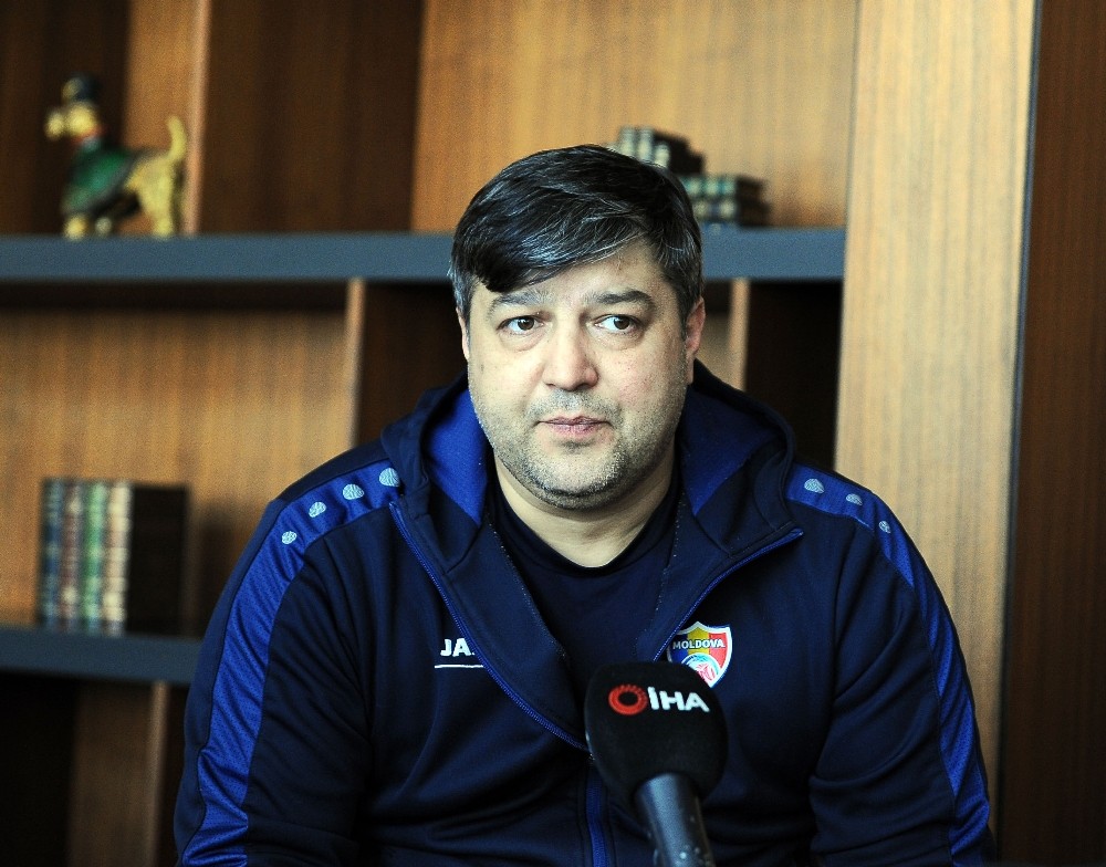 (Özel haber) Moldova Futbol Federasyonu Asbaşkanı Hincu: “Moldova futbolunda yeni nesil çıkarmak zorundayız” 