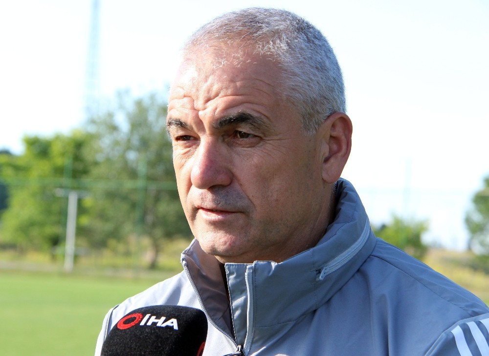 (Özel haber) Rıza Çalımbay: “Benim için iki önemli kulüp var. Biri Sivasspor, ikincisi Beşiktaş” 