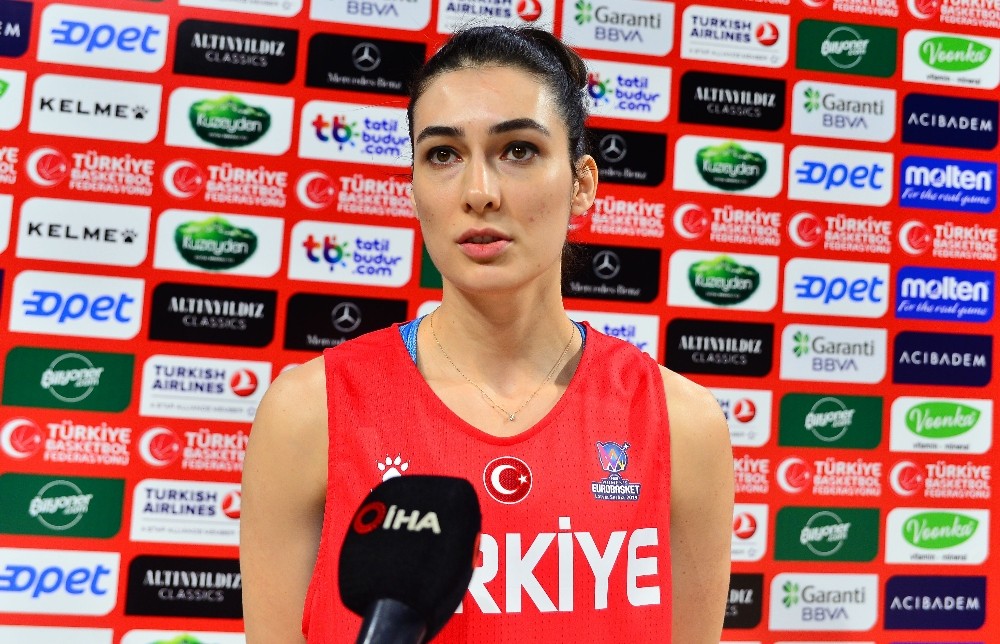 (Özel haber) Tuğçe Canıtez: “Elimizden gelenin en iyisini yapıp, hedeflerimize ilerleyeceğiz” 
