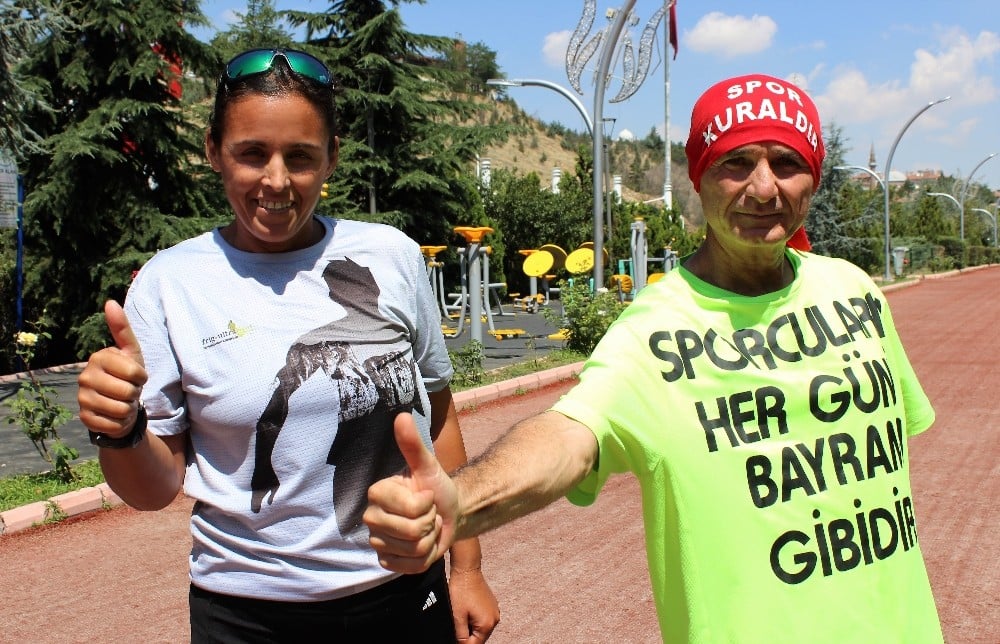 (Özel Haber) Türk kadın maratoncunun hedefi Kalahari Çölü’nde koşmak 