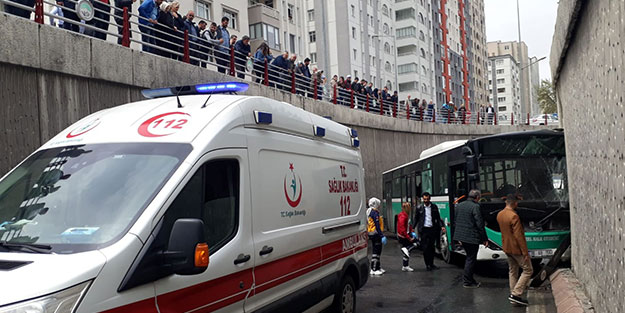 Özel halk otobüsü kaza yaptı! Çok sayıda yaralı var