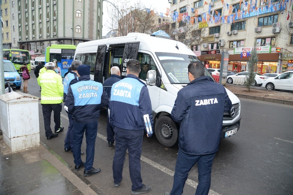 Özel halk otobüsü ve dolmuşlar denetlendi 