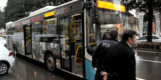 Özel halk otobüsünü karıştıran taciz! Yüzünden bıçaklandı