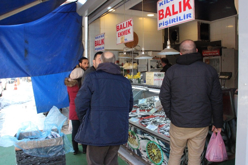 (Özel) Hamsinin kulağına kar suyu kaçtı 