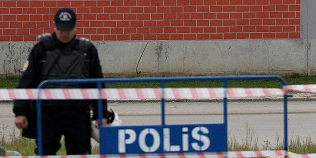 Özel harekat polisinden tüfekli şahısa müdahale