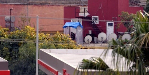 Özel harekat polisleri gözetiminde esrarengiz kazı!