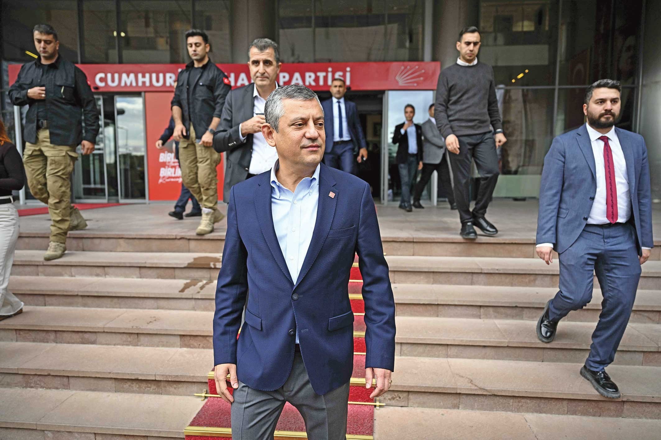 Özel, Hitler’in propaganda Bakanı Gobbels’in ‘büyük yalan’ tekniğini uyguluyor! Goebbels Özgür yalanla milleti uyutmaya çalışıyor