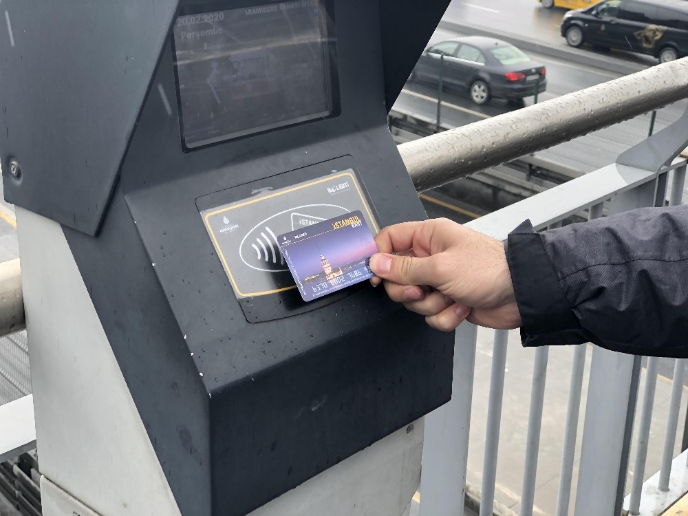 (Özel) İBB’nin metrobüs durakları arasındaki yüzde 79 zam oranına vatandaştan tepki 