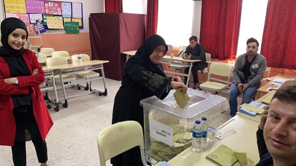 (Özel) İmamoğlu ile girdiği diyalogla Türkiye’nin gündemine oturan Maruze Keleş oyunu kullandı 