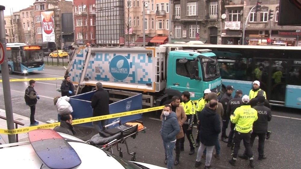 (Özel) İstanbul’un göbeğinde talihsiz gencin feci ölümü kamerada 